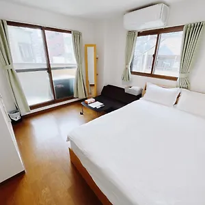 osaka-sinsei-guest-house-daikokukan.hotels-osaka.net/